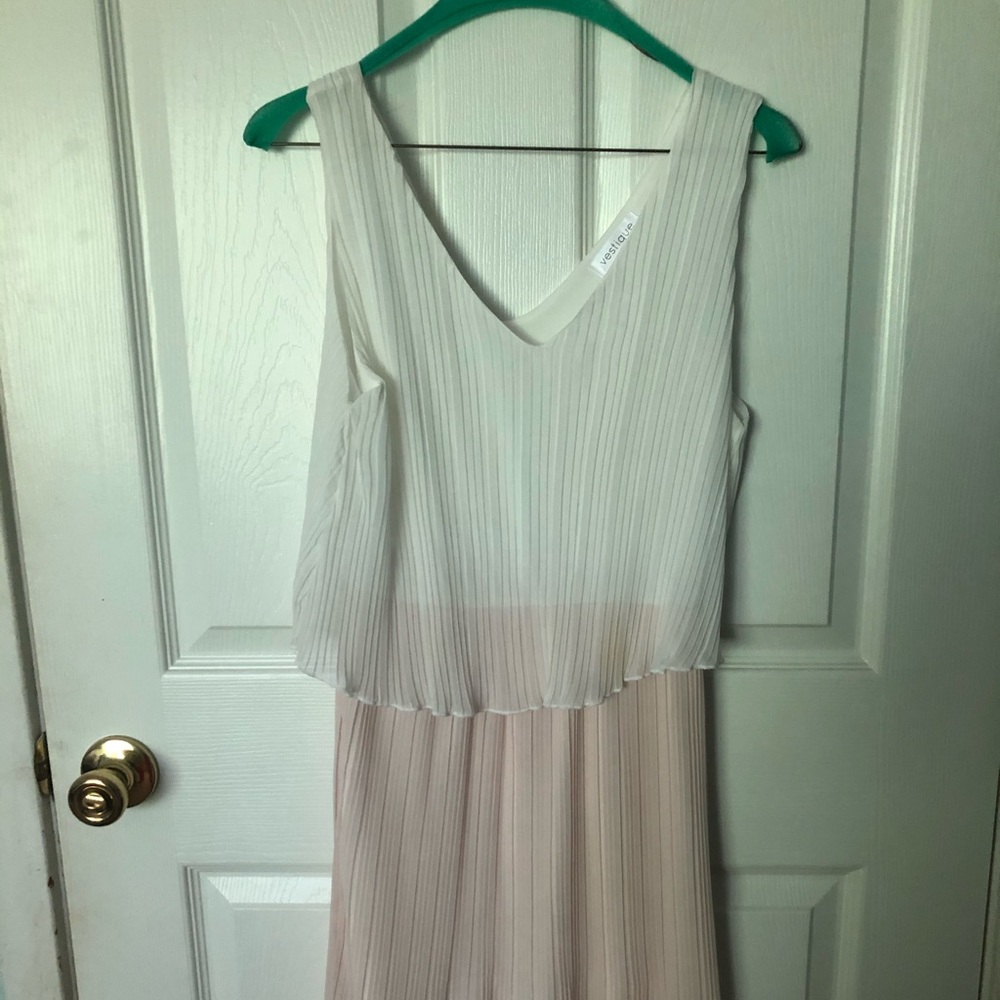 Vestique Dress